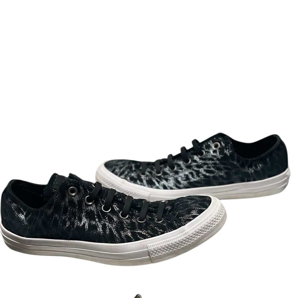 Converse Chuck Taylor All Star Low-Top Black Embossed Gloss Sneakers Size 10 - Picture 2 of 7